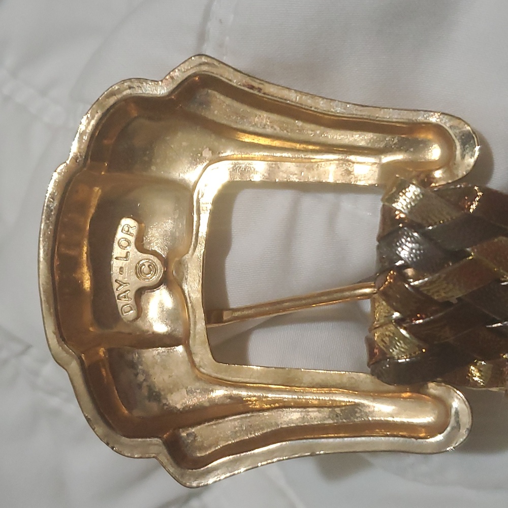 Woven Metallic Gold Women’s Belt - Picture 3 of 4